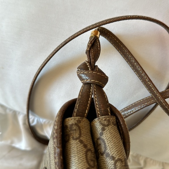 Authentic Gucci Crossbody - Picture 3 of 16